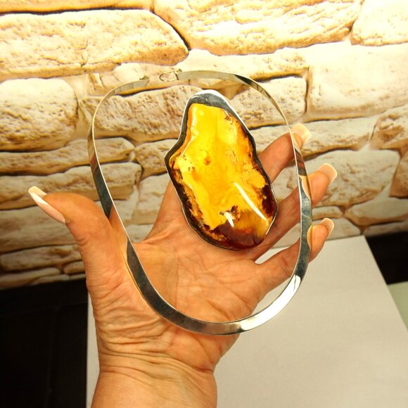 SUPER RARE Butterscotch Amber and 925 Silver Heavy Pendant with Wide Omega Wire - Picture 3 of 10